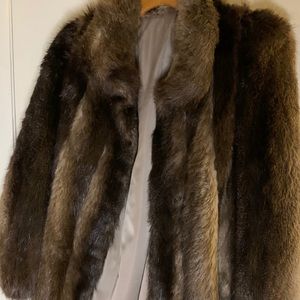 Beautiful vintage fur coat 🧥 no size Fits Sm-Med